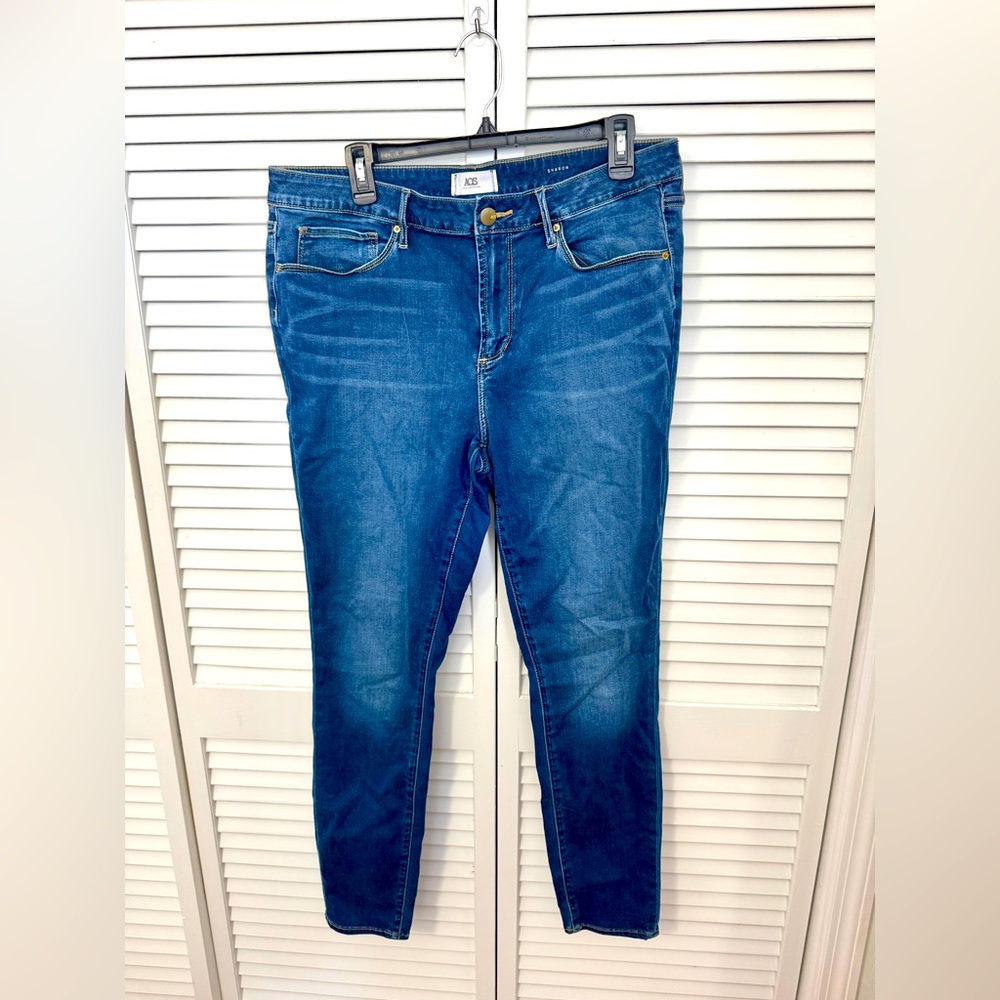 AOS Los Angeles Women's Blue Jeans Size 16